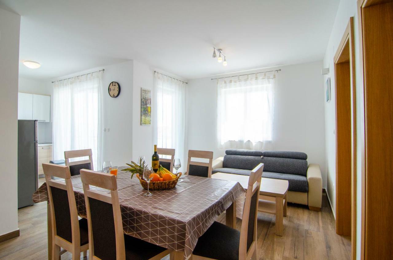 Apartments Sara Bol Dış mekan fotoğraf