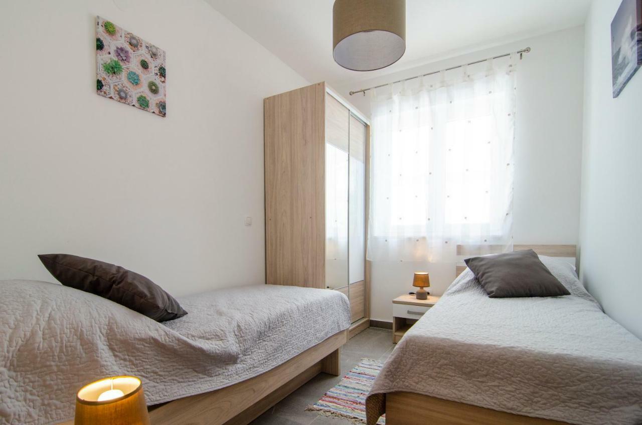 Apartments Sara Bol Dış mekan fotoğraf