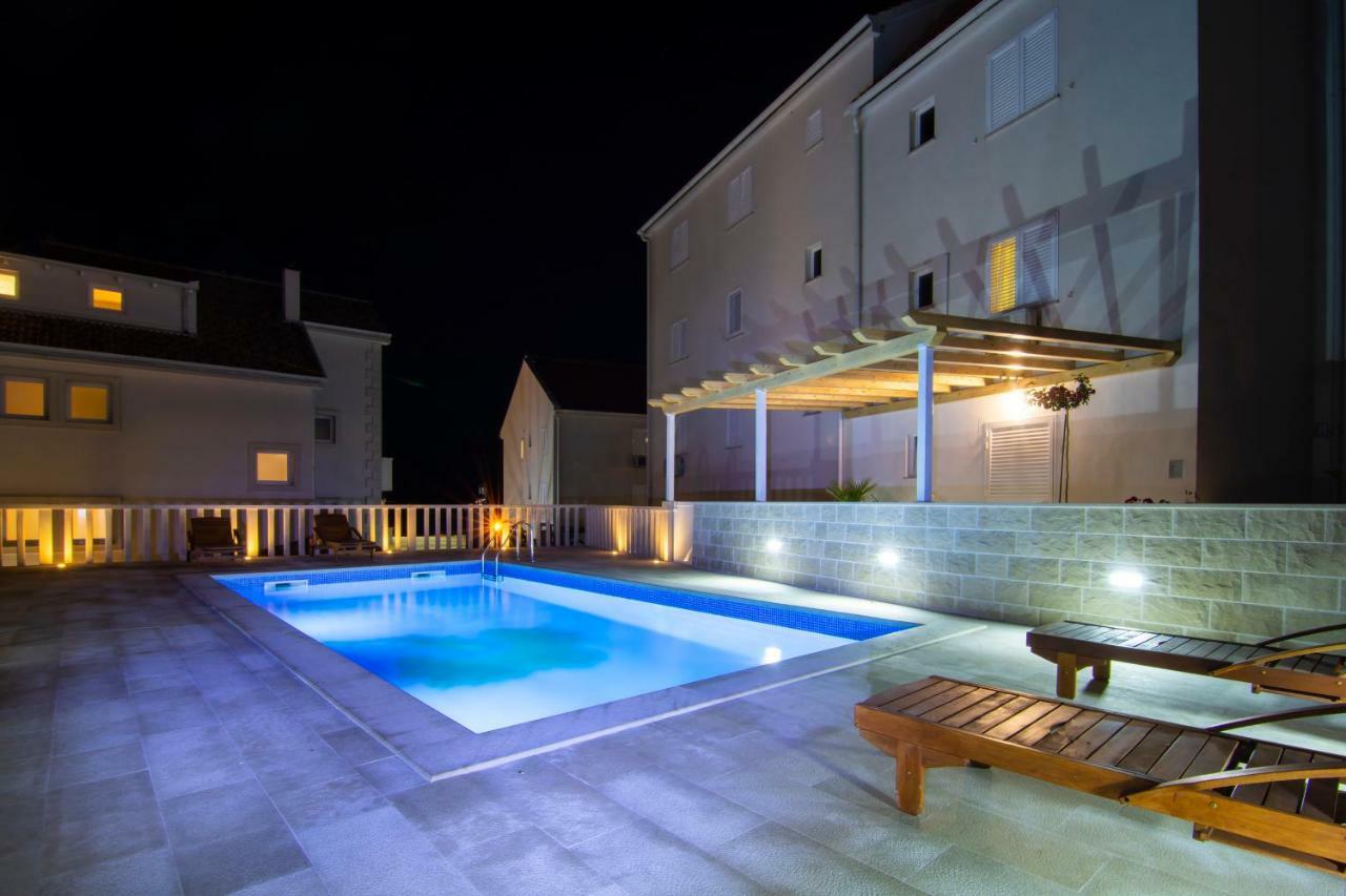 Apartments Sara Bol Dış mekan fotoğraf